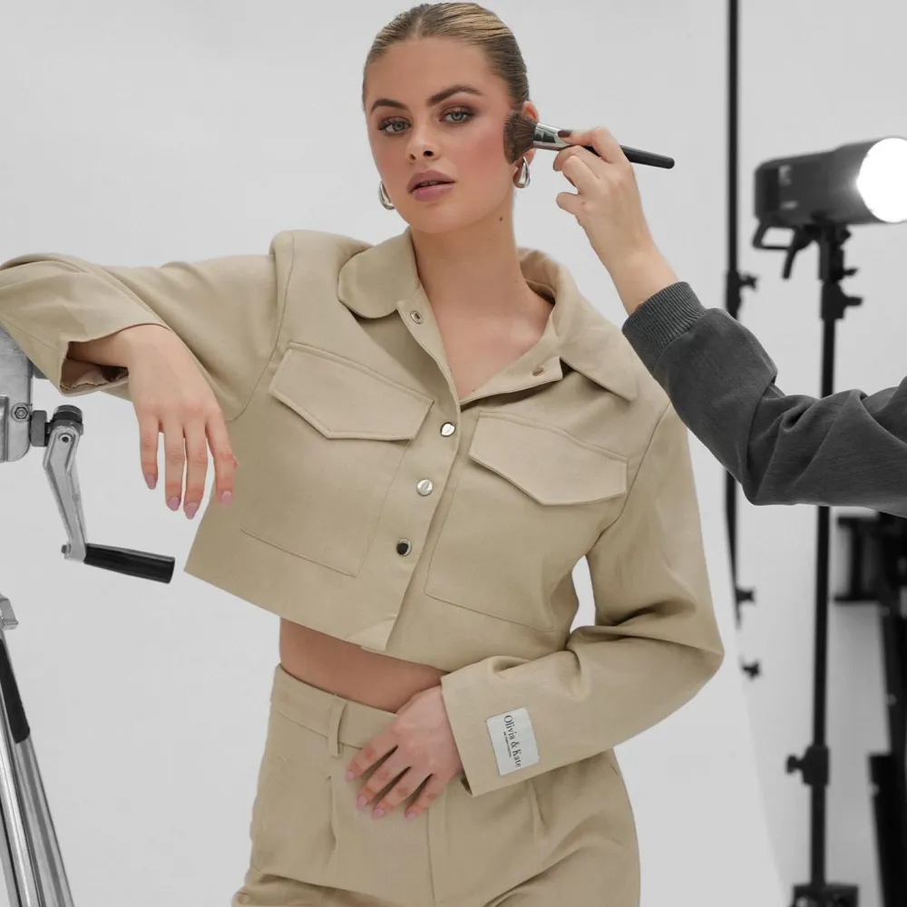 Olivia & Kate Jassen-Beige Studio Cropped-Jasje