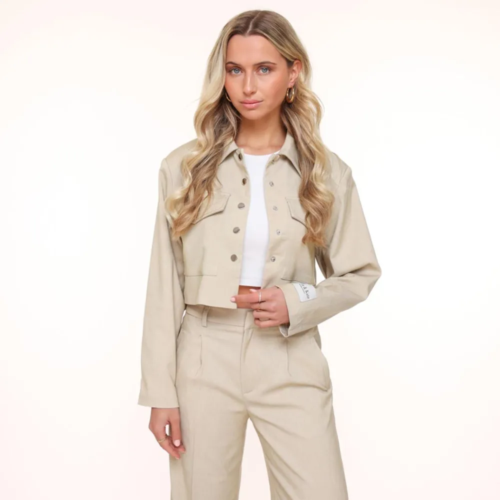 Olivia & Kate Jassen-Beige Studio Cropped-Jasje