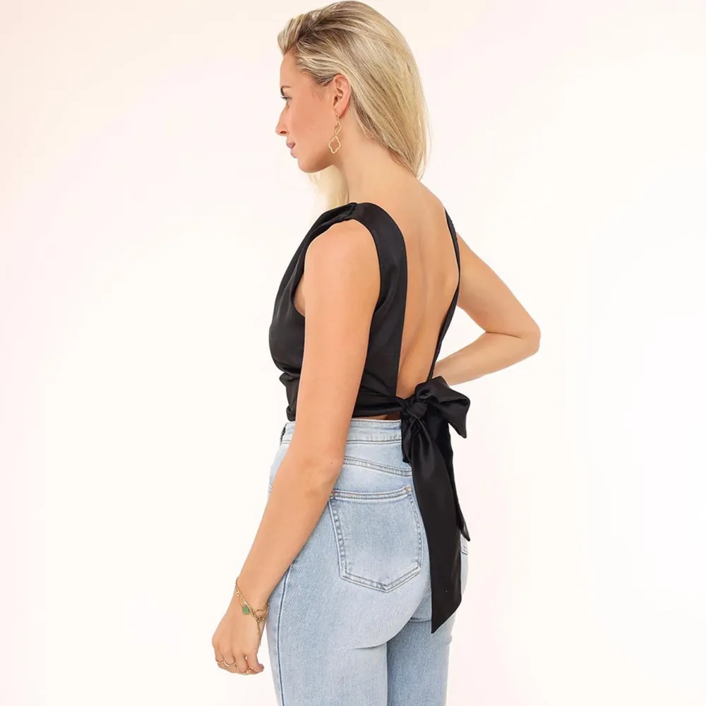 Olivia & Kate Tops-Zwarte Satijnen Open Rug-Top